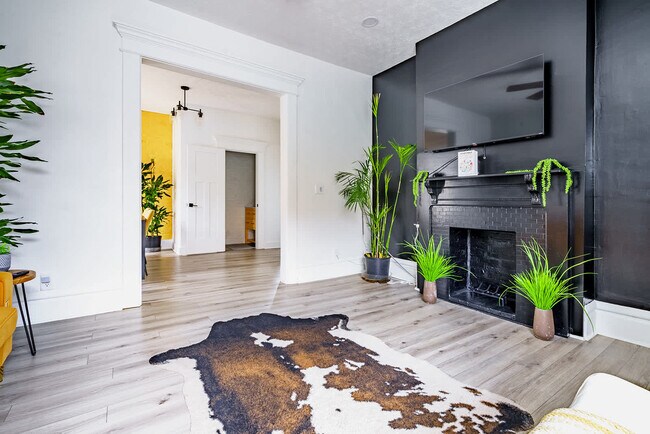 309 W 4th Ave Unit SI ID1265630P