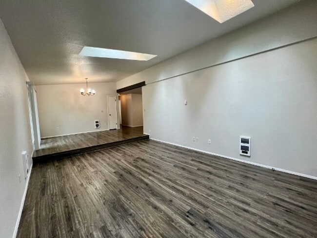 8010 S Bicentennial Loop SE