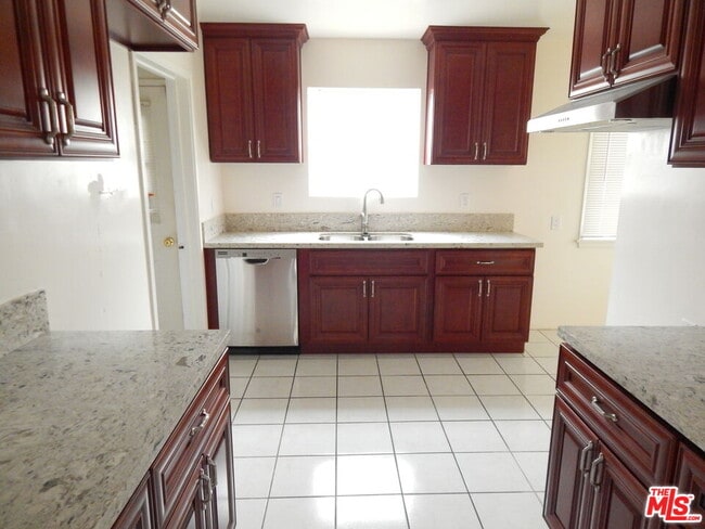 Photo - 3830 Degnan Blvd