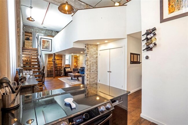 Building Photo - 650 Glen Iris Dr NE Unit 30