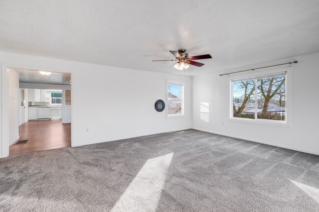 Photo - Beautiful 2 Bed, 1 Bath Rental Home in Happy Valley Neighborhood!