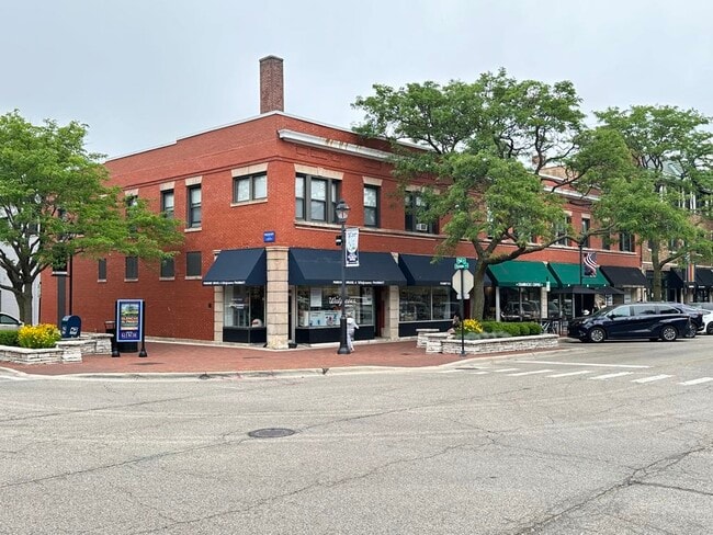 Building Photo - 345 Park Ave Unit J03W