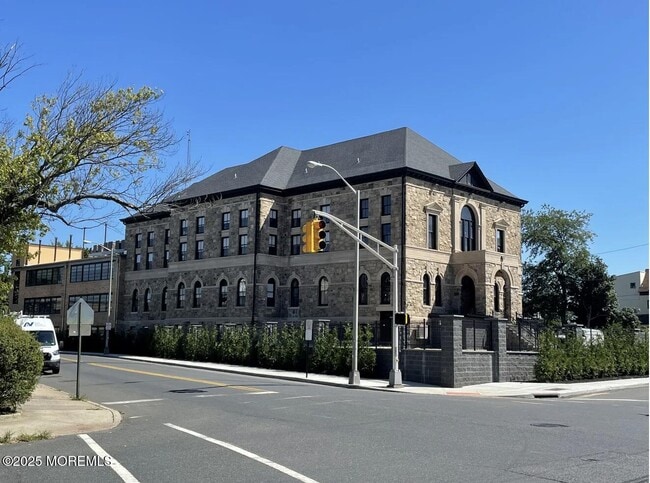 Building Photo - 179 Chelsea Ave Unit 401