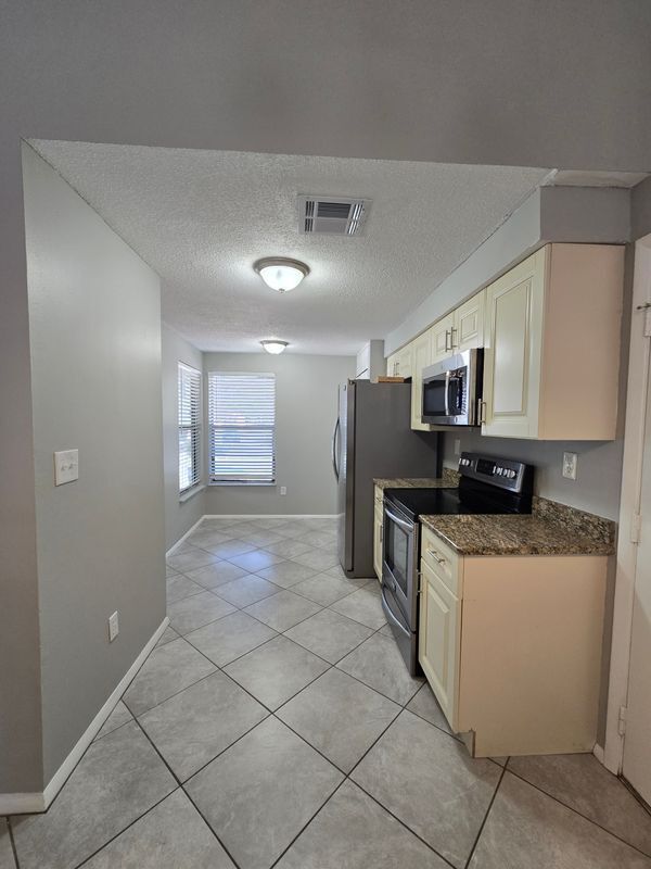 Photo - 787 Arthurs Ct