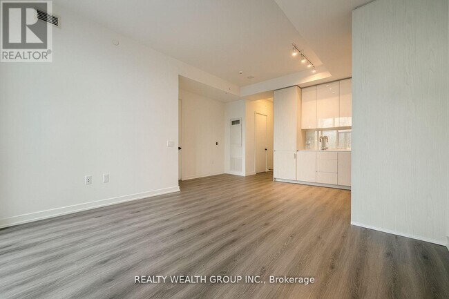 Photo - 28 Interchange Wy Unit 3103