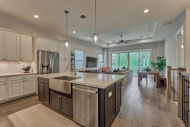 Building Photo - 62 Dobbs View Ln