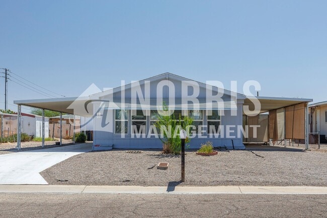 Building Photo - Great Location, Great Home with all Applia...
