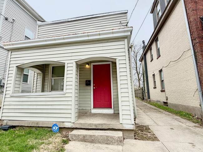 Building Photo - 2 Bedroom home in Price Hill