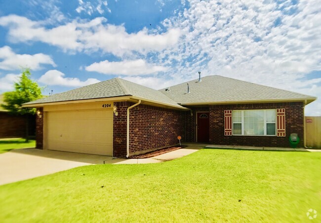 Building Photo - Beautiful 3BD 2BA Located in SW OKC, Wind ... Rental