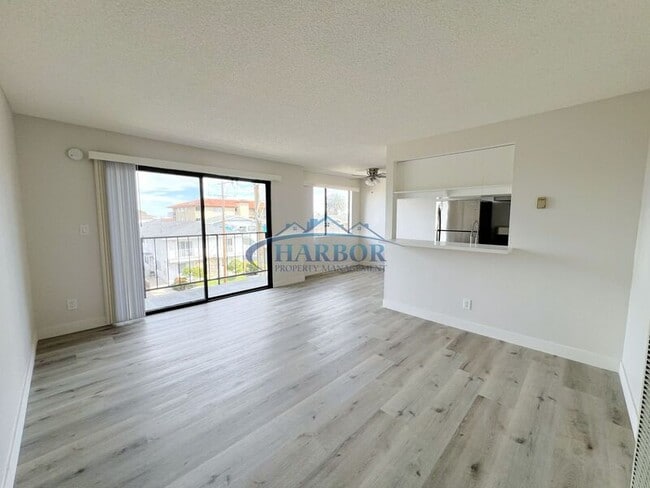 Photo - 2315 S Grand Ave Unit 8