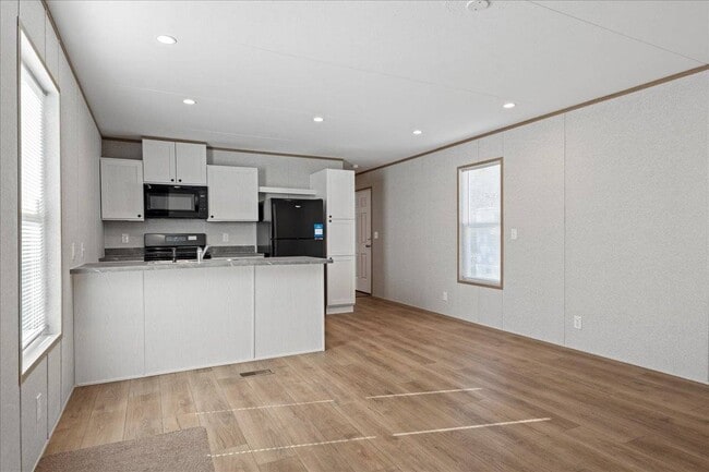 Photo - 1751 N Grand Ave W