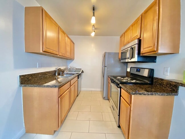 Photo - 3631 Midvale Ave Unidad 6