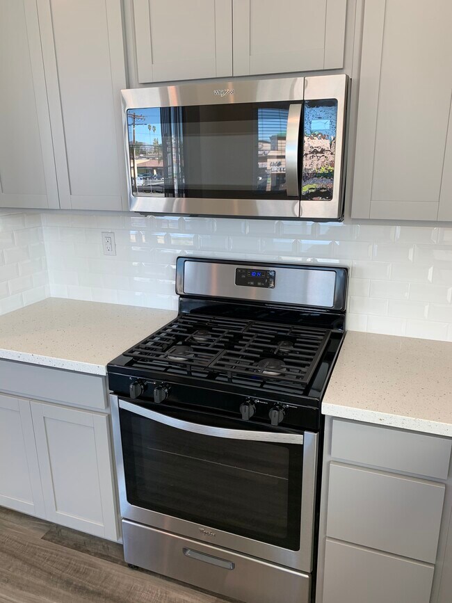 Photo - 18451 Mural Pl