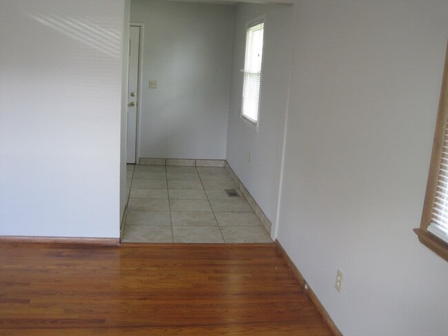 Photo - 1717 Carolyn Ave