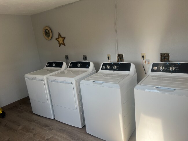 Photo - 12 S Main St Unidad L3