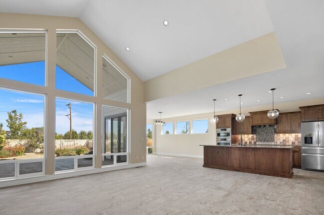 Photo - Luxury Living & Outdoor Oasis: Your Perfec...