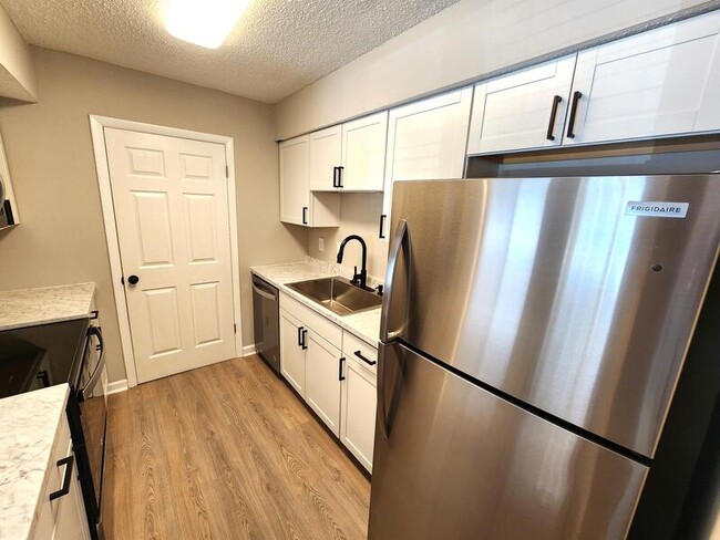 Photo - 1406 Wingate Way