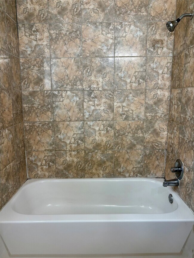 Photo - 1125 Ann St Unit 11