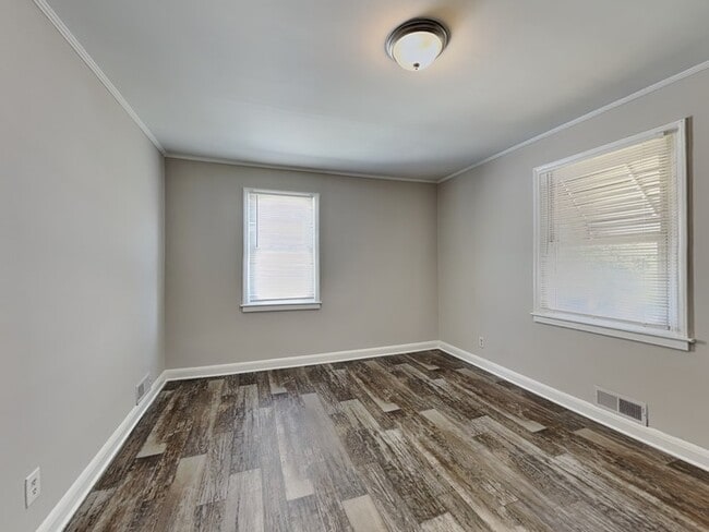 Photo - 7920 33rd St