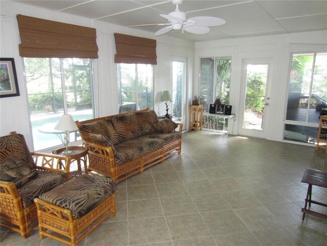 Photo - 489 W Tarpon Blvd NW