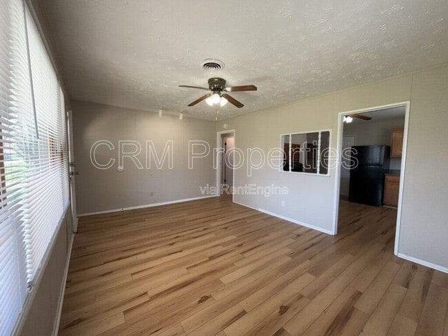 Photo - 1020 E Fischer St