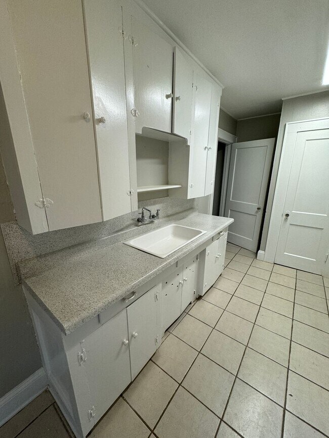 Photo - Ockley Apartments Unit #2