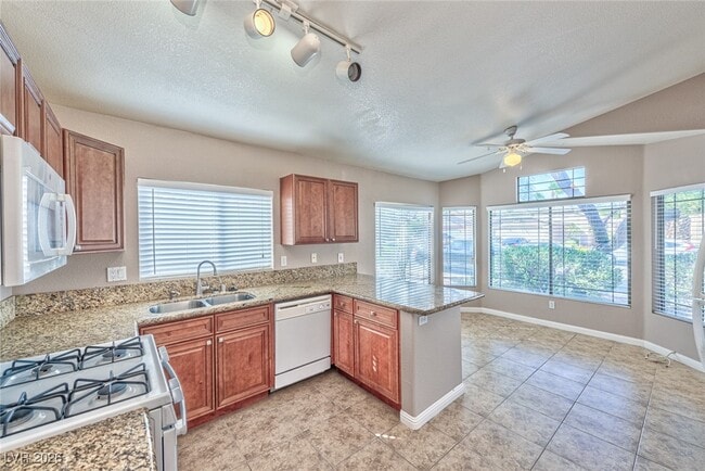 Photo - 851 Worrell Ave