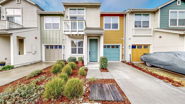 Beautiful 4 Bedroom, 2.5 Bathroom Townhome... - Beautiful 4 Bedroom, 2.5 Bathroom Townhome...