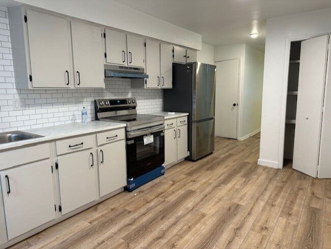 Photo - 137 Hoerner St