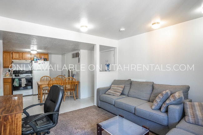 Photo - 1080 E 450 N