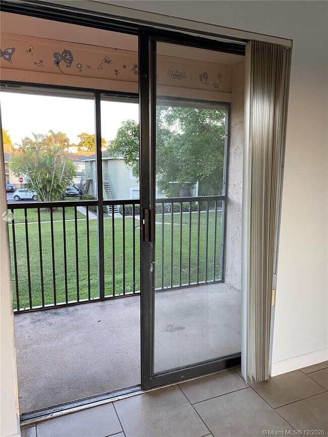 Photo - 4096 N Pine Island Rd Unit 2111