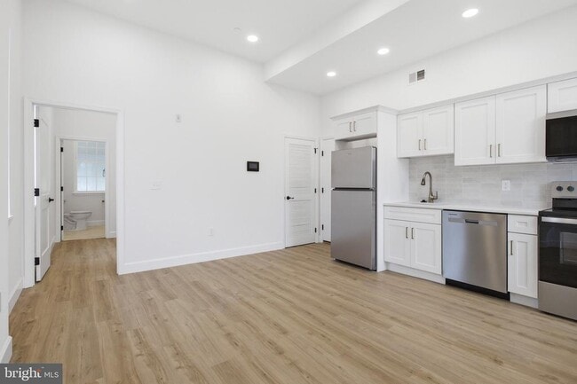 Photo - 100 W Front St Unit 1A