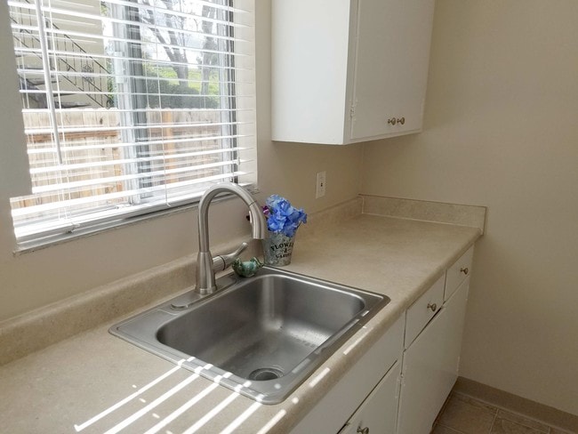 Light trickling in the cozy windows - 742 S. 9th St. Apartments