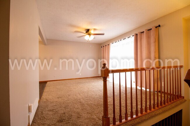 Photo - Must See! Well maintained 3 Bedrooms 2.5 B...