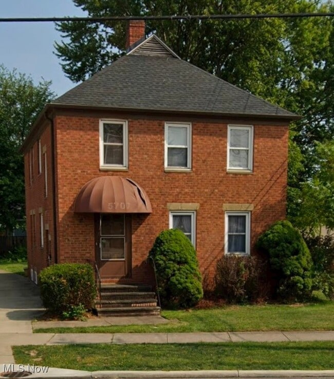 Building Photo - 5707 Pearl Rd Unit UP