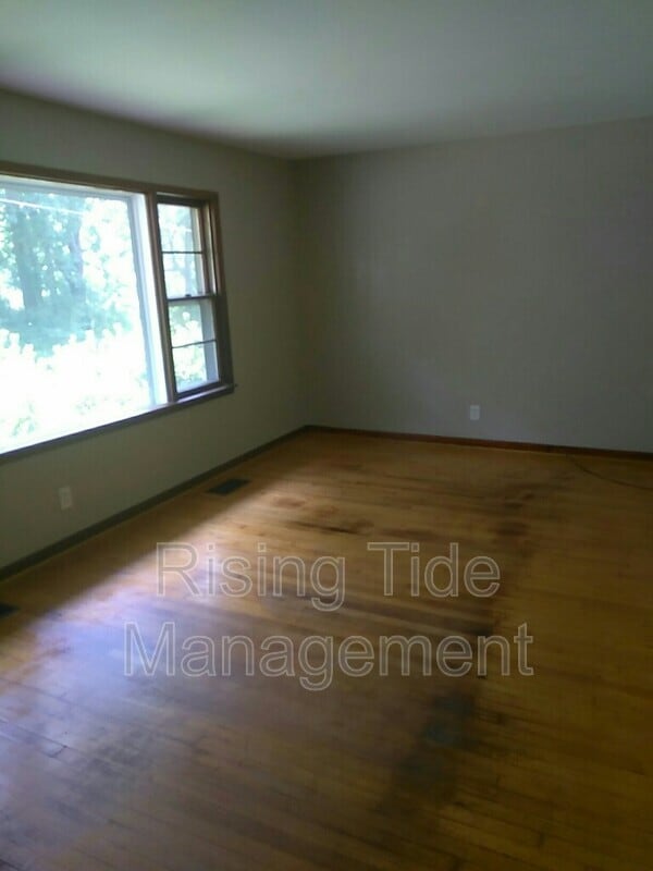 Photo - 136 Grandview Dr