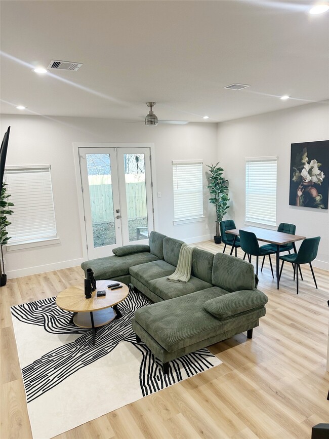 Photo - 4513 Reed Rd