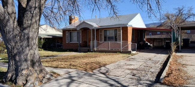 Photo - 2 bedroom 1 bath unit! Near SUU!