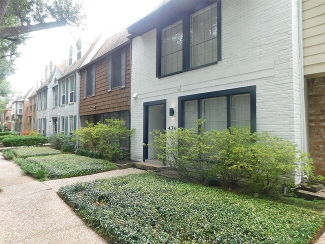 Photo - 472 N Post Oak Ln