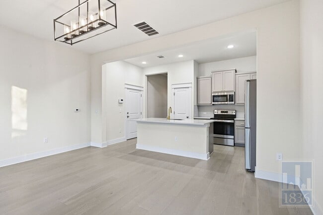 Photo - 13501 Metric Blvd Unit 2