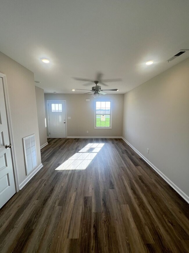 Photo - 1130 Pembroke Oak Grove Rd Unidad 3