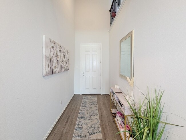 Photo - BEAUTIFUL 4 BEDROOM 3 BATHS. HUGE MAINBEDROOM, BATHROOM AND SEPARTATE SHOWING AND TUB.  BEAUTIFUL...