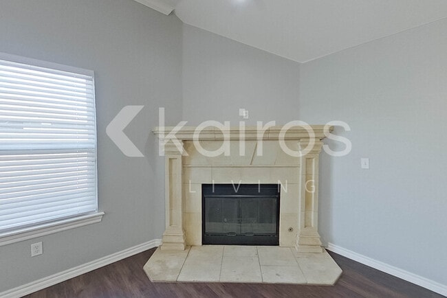 Photo - 11637 SW 10th St