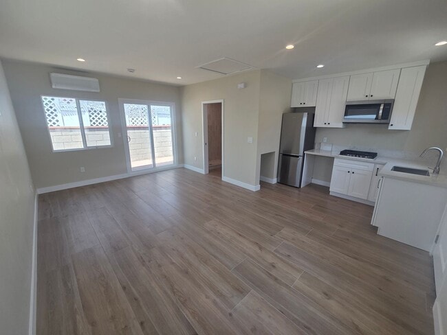 Building Photo - Brand new 400 SF ADU with laundry