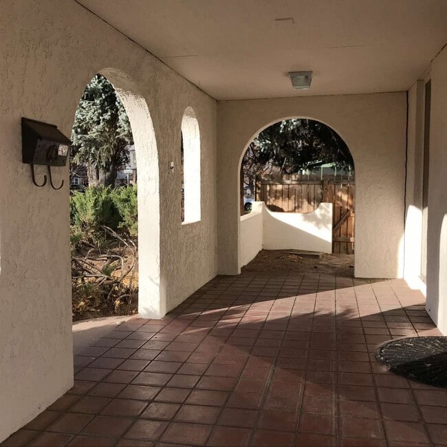 Photo - 1536 Peterson St