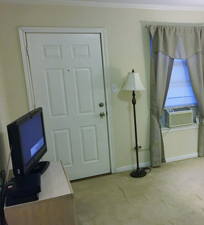Photo - 1406 W April Villa Unit Small Studio