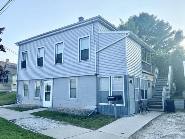 Building Photo - 2012 E River St