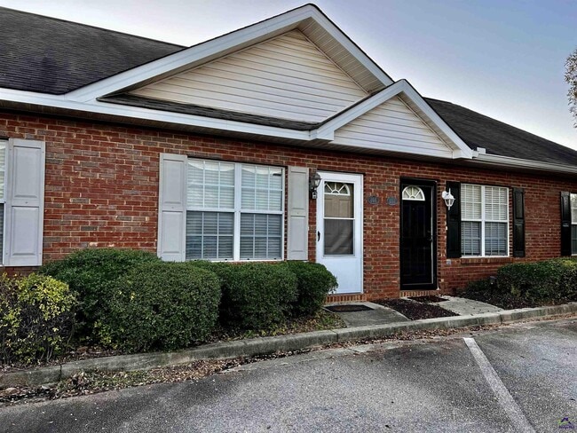 Photo - 256 Katelyn Cir