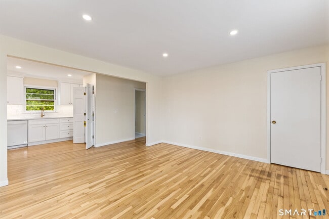 Building Photo - 17 Artic St Unit 2