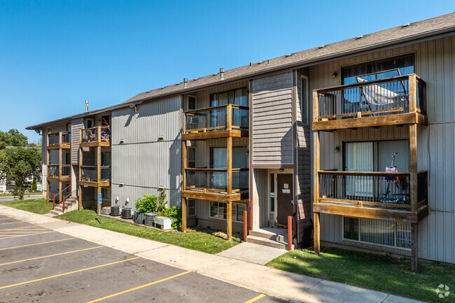 Meadowbrook Apartments